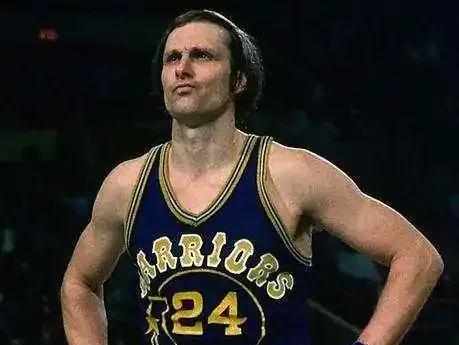 篮球24号是谁的球衣