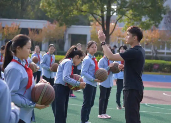 体育教师编制太难考了