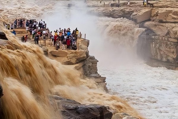 长江和黄河哪个更长