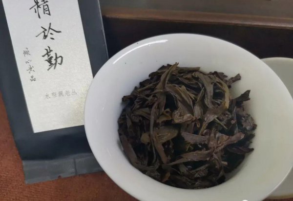 绿叶红镶边是什么茶叶的特点