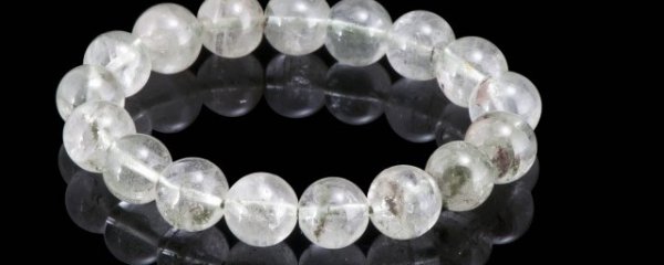 五行属水牛戴什么好