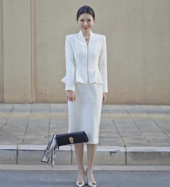 小丝巾最简单的三种系法