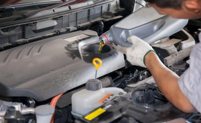 轿车多少公里换机油最好 家用车机油多久换一次合适