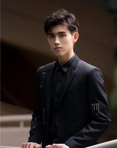 陈飞宇是谁家的星二代 深扒内娱太子爷陈飞宇的成名之路