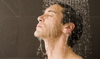 夏天能加凉水洗澡吗 夏天能不能加凉水洗澡