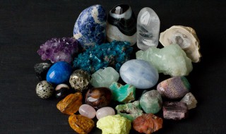 八字缺水戴什么石头好 八字缺水戴什么样的石头好呢