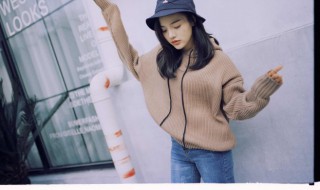 灰色毛衣怎么搭 灰色毛衣如何搭配