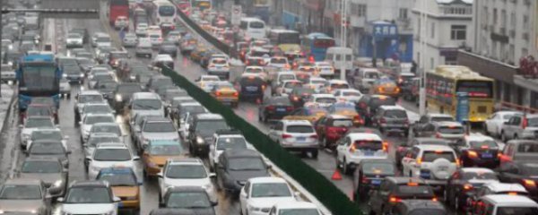 汽车路面堵塞解决方法