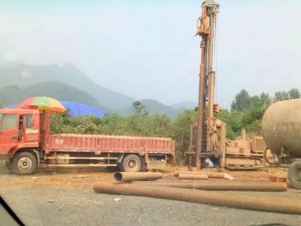 深水井一般要打多少米出水