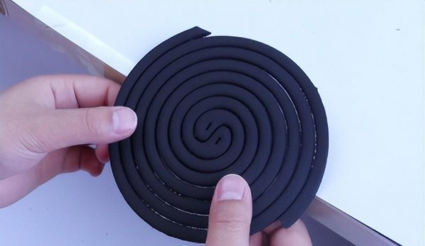 关门点蚊香睡觉会死吗