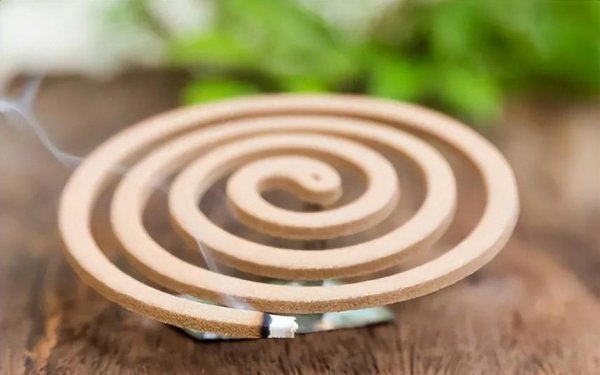 关门点蚊香睡觉会死吗