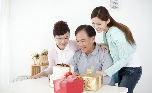 不孝顺父母的人会遭到哪些报应