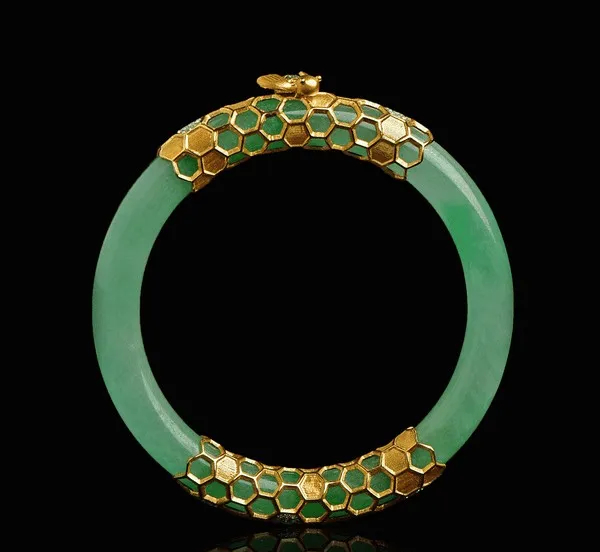 玉镯碎了怎么处理最好最吉利