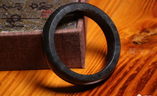 玉镯碎了怎么处理最好最吉利