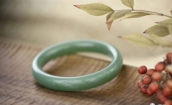 玉镯碎了怎么处理最好最吉利