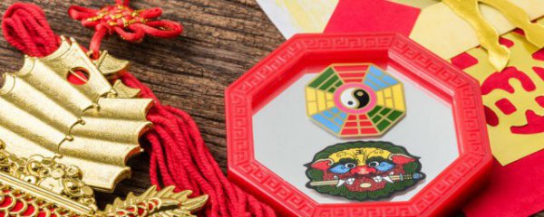 2023年属龙的戴什么好