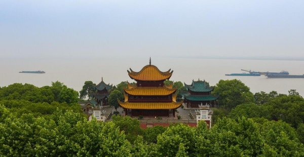 范仲淹的岳阳楼记多少字