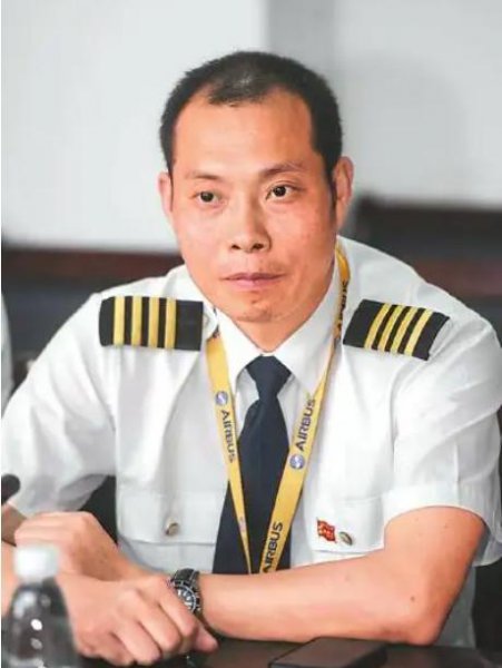 机长刘传健事件简介