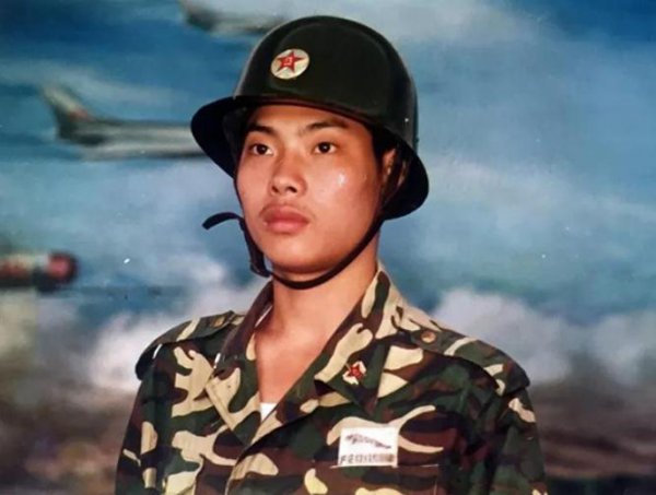 机长刘传健事件简介