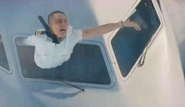 机长刘传健事件简介