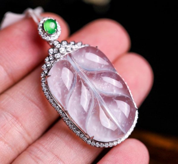 玉的真假泡在水里怎样