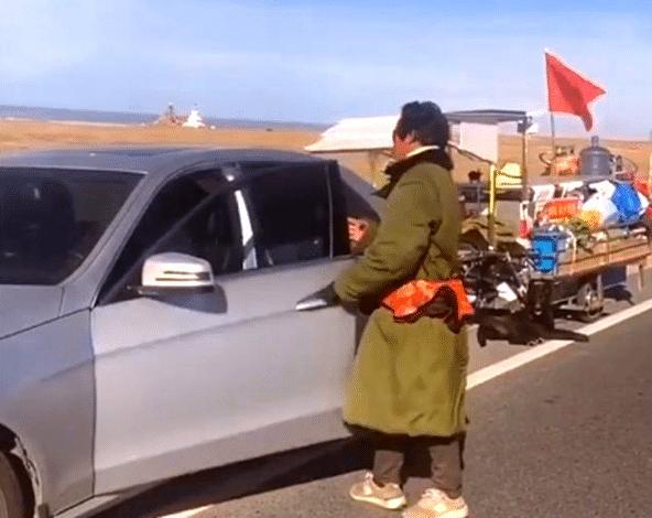 徒步西藏直播靠什么挣钱