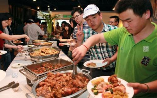 富士康一个月能拿多少钱