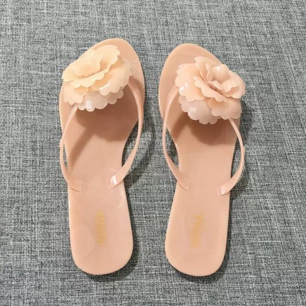 穿拖鞋脚为什么酸臭