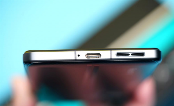 小米11是曲面屏还是直面屏