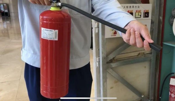 灭火器的使用方法及步骤