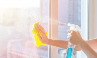 冬天窗户有水怎么办 冬天窗户有水怎么改善