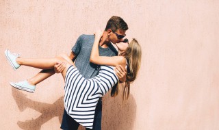 情侣杯子刻字刻什么字创意 情侣杯子刻哪些字创意