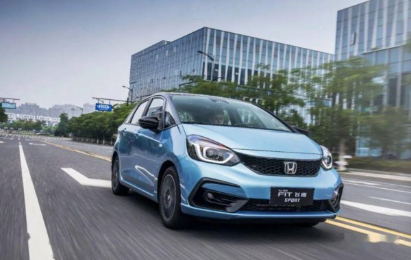 女士自动挡小型车10万