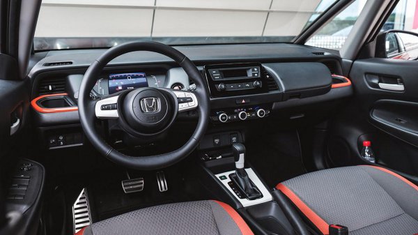 女士自动挡小型车10万