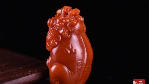 男人戴貔貅玉吊坠忌讳