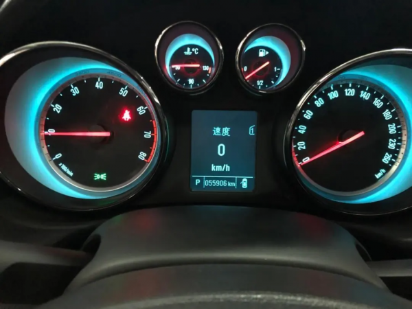 轿车200块的油跑多少公里