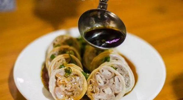 大肠包小肠是什么意思