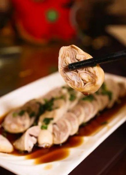 大肠包小肠是什么意思