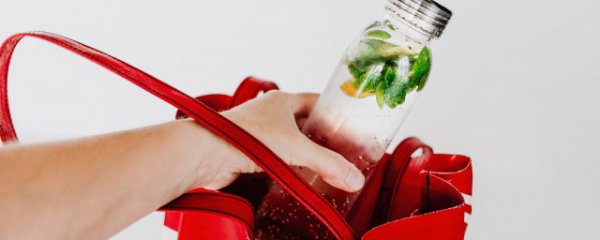 水杯上刻的想一个人的句子