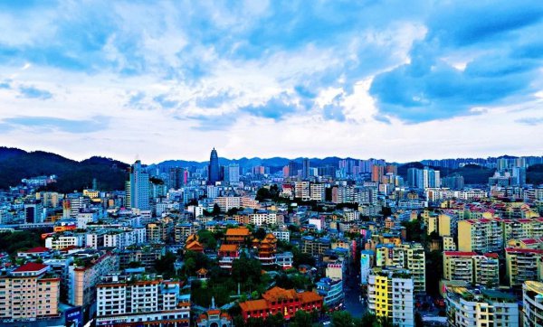 中国的西南方有哪些城市和地方名称