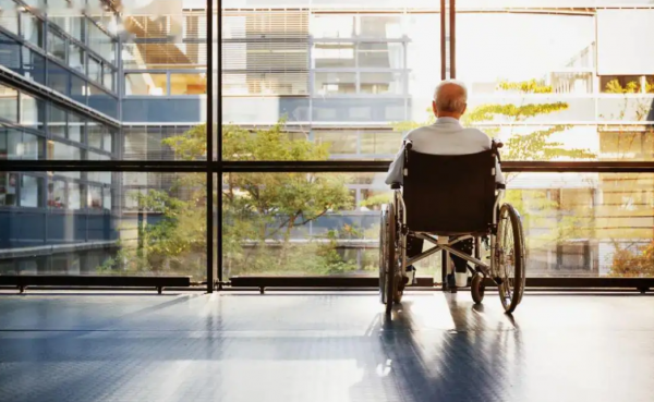 谁照顾老人谁就能继承遗产吗