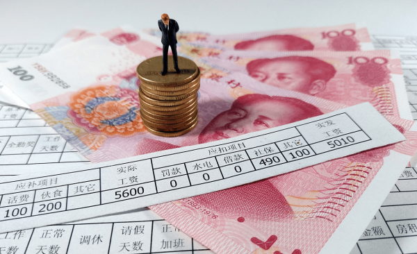 父母年收入3万贫困吗