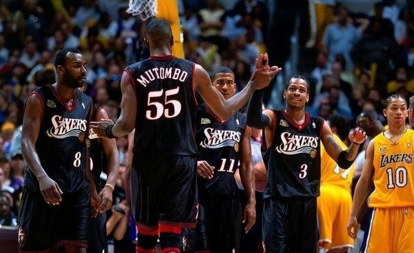 艾弗森是哪一个球队的球员