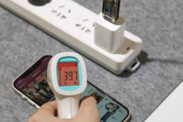 充着电玩手机对手机有影响吗