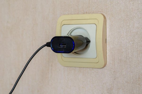 充着电玩手机对手机有影响吗