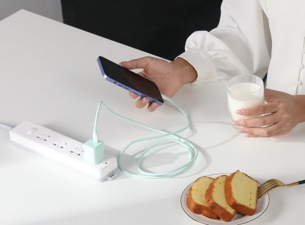 充着电玩手机对手机有影响吗