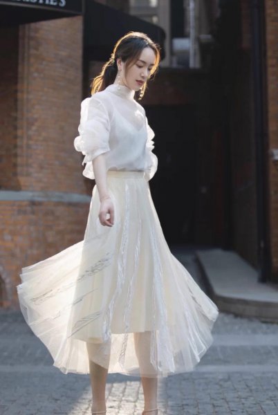 网纱裙配什么上衣好看