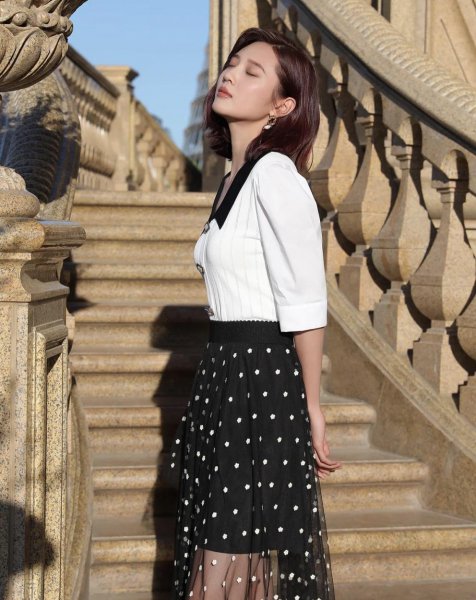 网纱裙配什么上衣好看