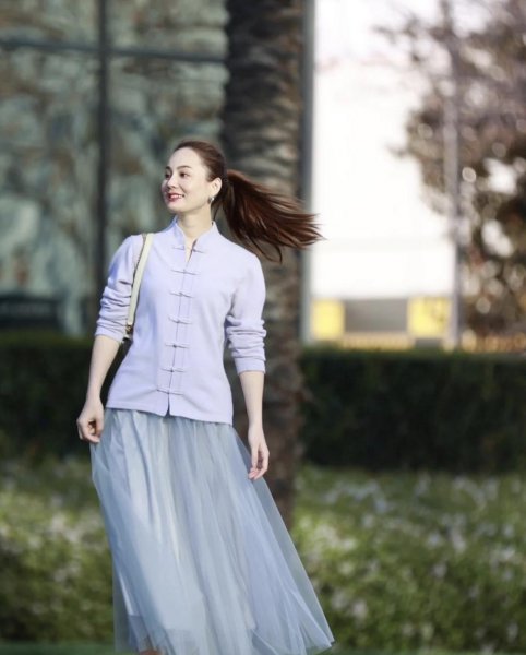 网纱裙配什么上衣好看