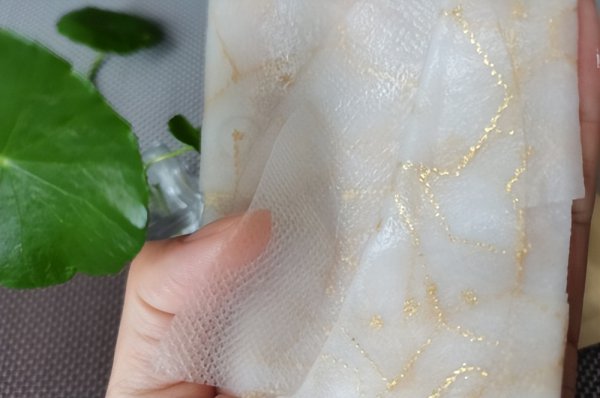 皮肤暗黄用什么面膜